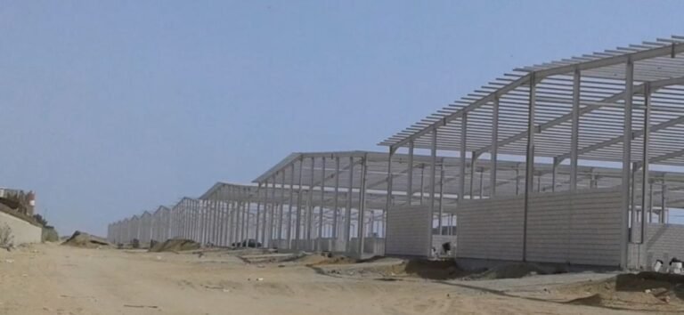 بناء هناجر في الرياض قوية و متعددة الاستخدامات