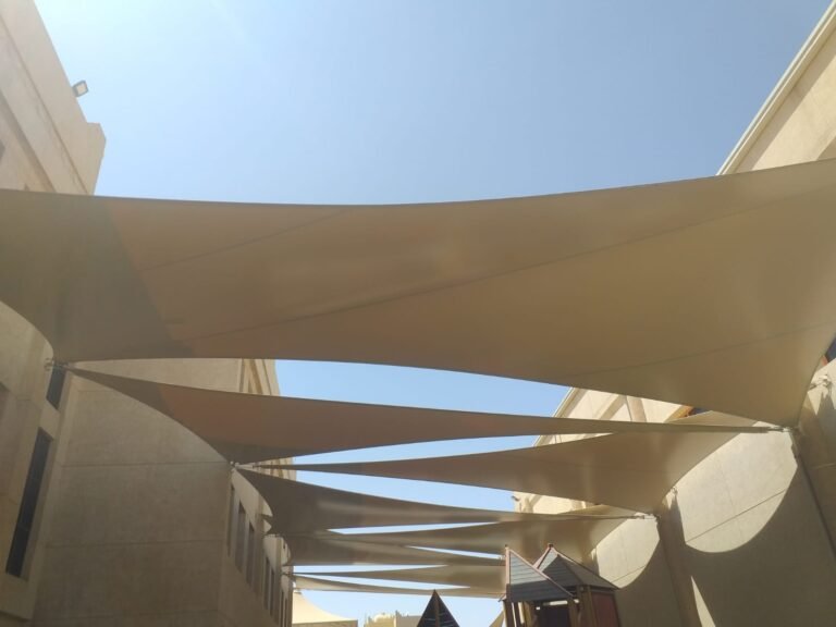 مظلات حسب الطلب في الرياض بأسعار تنافسية