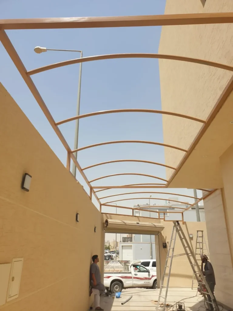 مظلات متحركة بالرياض: دليل أفضل الأنواع والأسعار وكيفية